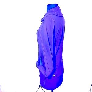 ⭐️Lululemon size 4 stride jacket. Like new mint condition